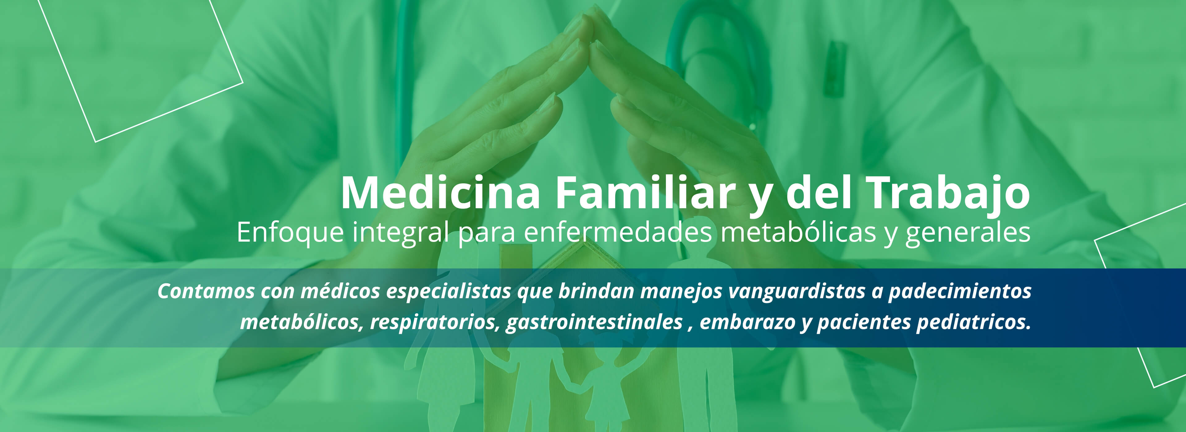 Médico familiar revisando resultados médicos con un paciente. Descubre el enfoque integral de la medicina familiar y del trabajo para enfermedades metabólicas.